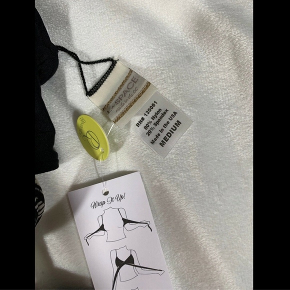 NWT L Space 'Chloe' Wrap Top Black/White‎ [SZ Medium ] - Picture 5 of 8